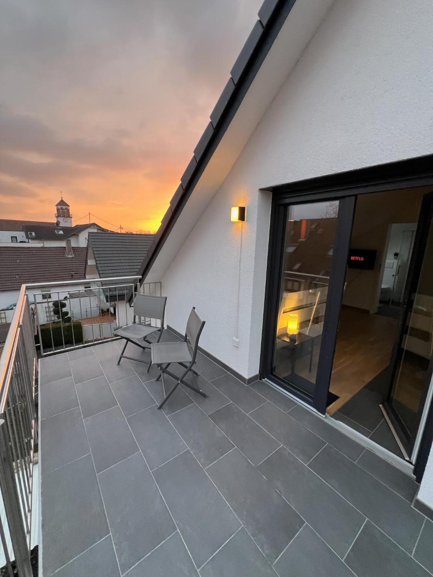 Charmantes Studio-Apartment Im Herzen Von Neureut - Fussbodenheizung, Regendusche, Waschmaschine, Stellplatz คาร์ลสรูเฮอ ภายนอก รูปภาพ