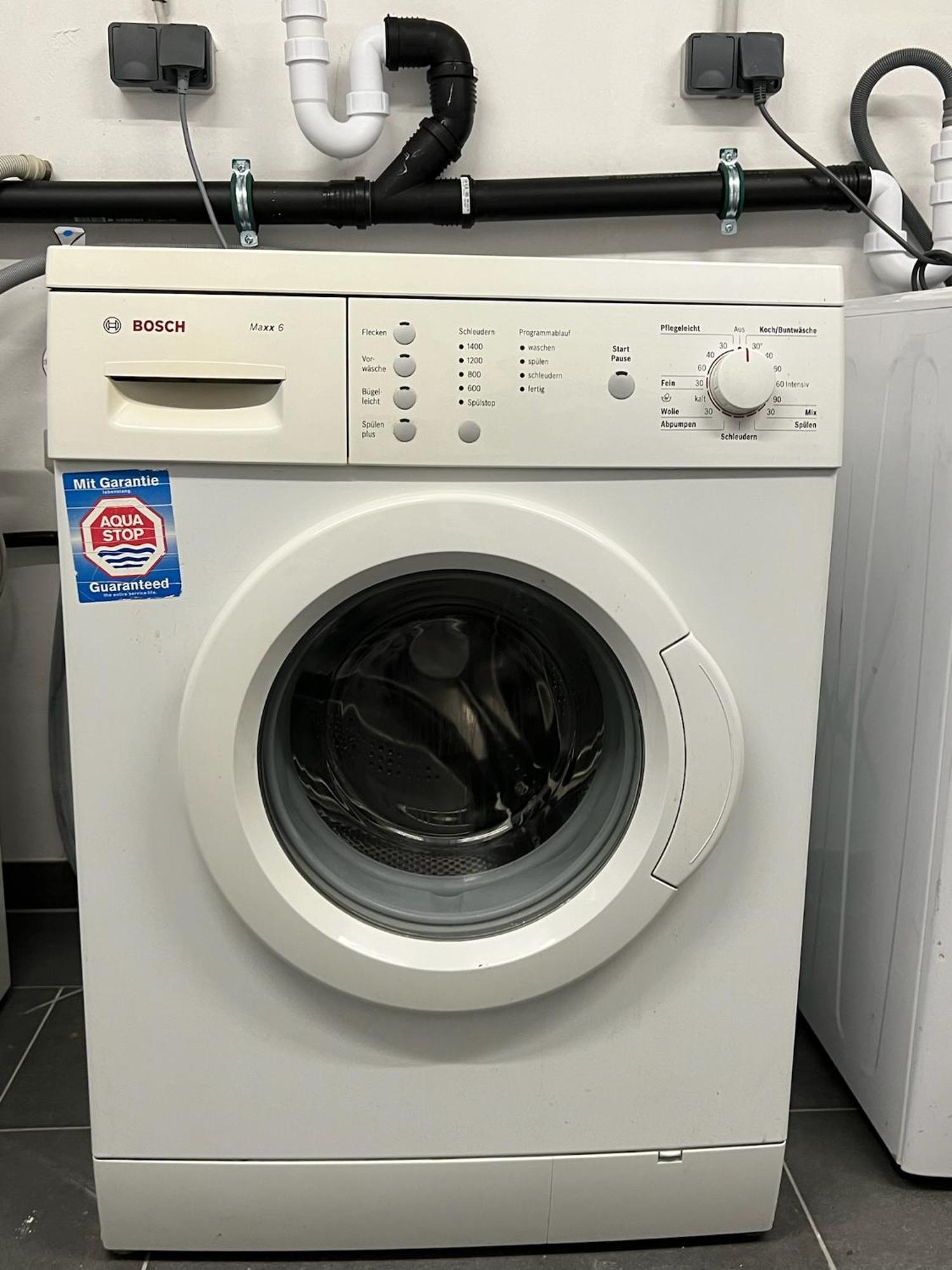 Charmantes Studio-Apartment Im Herzen Von Neureut - Fussbodenheizung, Regendusche, Waschmaschine, Stellplatz คาร์ลสรูเฮอ ภายนอก รูปภาพ